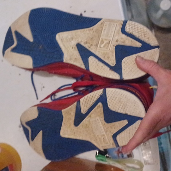 Puma North America red,blue,yellow mens size u.s. 14 pre owned - Picture 8 of 8